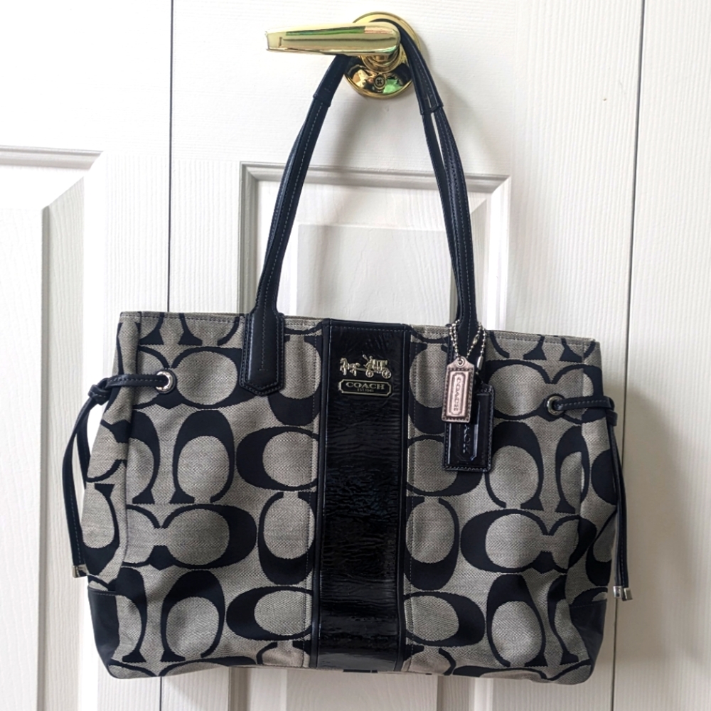 COACH SIGNATURE STRIPE CARRYALL